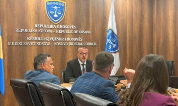 debati-per-gjyqtaret-serbe,-kryesuesi-anetarit-te-kgjk’se:-po-kerkon-vemendje-pasi-kete-ceshtje-e-ngriti-ud.-presidentja