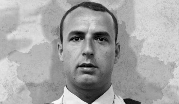 polici-qe-u-be-hero-i-kosoves-–-15-vjet-nga-renia-e-enver-zymberit