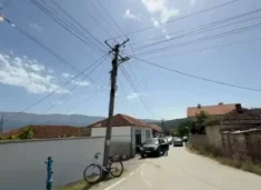 tragjedi-ne-pogradec,-elektricisti-humb-jeten-pasi-ra-ne-kontakt-me-rrymen-elektrike