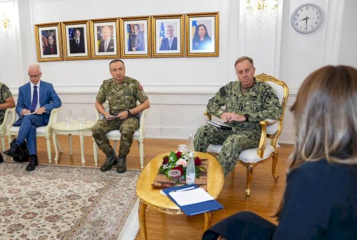 haxhiu-pret-admiralin-wikoff:-kosova-mbetet-e-orientuar-drejt-nato-s