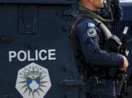 ferizaj:-policia-gjen-arme-dhe-fisheke-ne-canten-e-nje-te-dyshuari