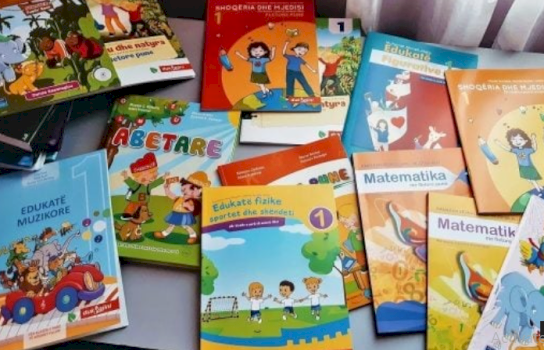 mashti-me-negocim-pa-publikim-te-kontrates-ndan-mbi-103-mije-euro-per-abetaret-e-diaspores