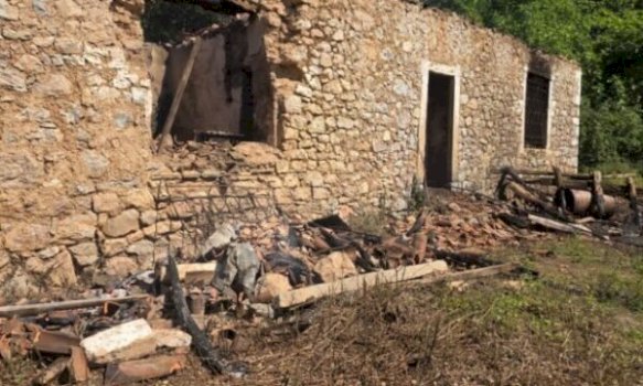 detajet-e-reja-nga-tragjedia-ne-shkoder,-trupat-u-gjeten-nen-rrenojat-e-shtepise-se-djegur,-familja-sapo-ishte-kthyer-nga-gjermania