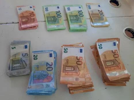 shtetasi-i-huaj-fshehu-13-mije-euro-ne-kufi,-zbulohet-nga-dogana-e-kosoves