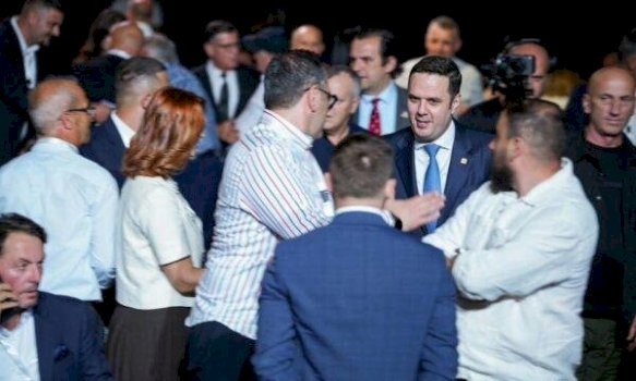 lumir-abdixhiku-publikon-video-–-ja-momenti-kur-e-kupton-se-vazhdon-si-kryetar-i-ldk-se