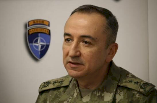 interviste-me-ozkan-ulutash:-kush-e-kercenon-kosoven,-si-mbrohet-ajo-dhe-pse-kfor-komunikon-shpesh-me-serbine?