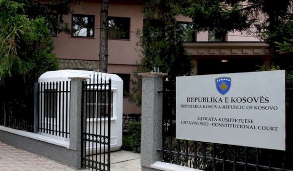 lista-serbe-i-drejtohet-gjykates-kushtetuese,-kunder-nenad-rashiqit