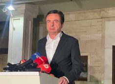 s’ka-marreveshje-politike,-perfundon-takimi-mes-kurtit-dhe-abdixhikut
