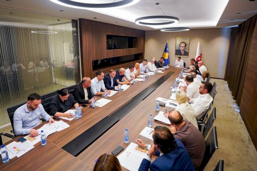 nje-dite-para-seances-konstituive,-abdixhiku-mbledh-grupin-parlamentar-te-partise