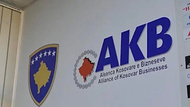 akb:-paga-minimale-prej-500-eurosh-po,-por-jo-pa-analiza-dhe-dialog