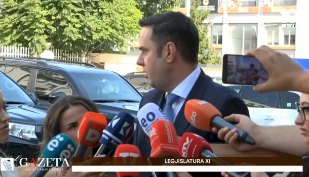 abdixhiku:-jemi-te-vetmit-qe-po-perpiqemi-t’i-shmangim-zgjedhjet-e-reja