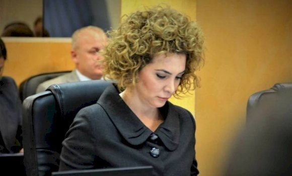 albena-reshitaj:-osmani-eshte-zgjedhja-e-duhur-per-presidente-te-kosoves