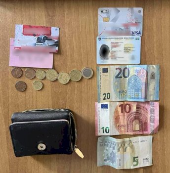 gjen-kuleten-me-para-dhe-dokumente,-qytetari-nga-vitia-e-dorezon-ne-polici