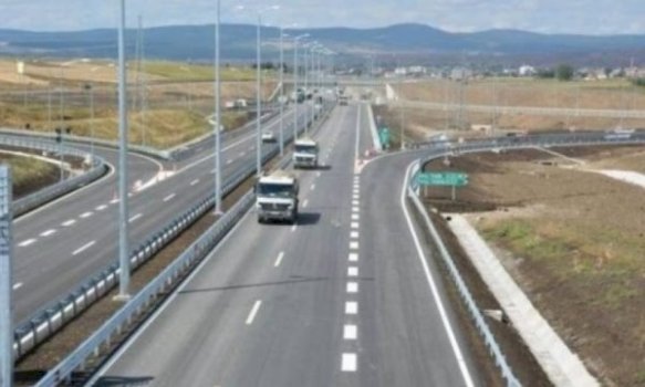 edhe-sot-kufizohet-qarkullimi-i-kamioneve-mbi-20-tone-ne-autoudhe