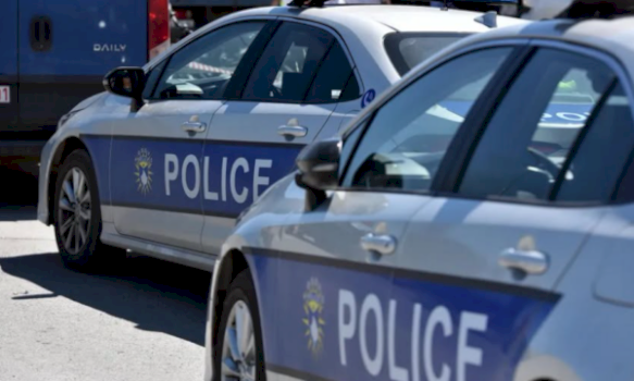 policia-e-bind-31-vjecarin-ta-dorezoje-armen,-e-shpeton-nga-vetevrasja-e-mundshme