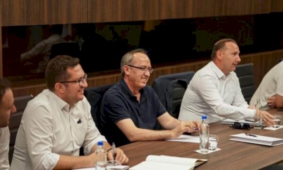 reagon-avdullah-hoti:-po-i-percjell-qendrimet-e-vv’se,-ldk-ka-vullnet,-por-duke-shantazhuar-me-zgjedhje-s’arrihet-asgje