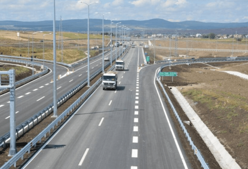 sot-kufizohet-qarkullimi-i-kamioneve-mbi-20-tone-ne-autoudhet-e-kosoves