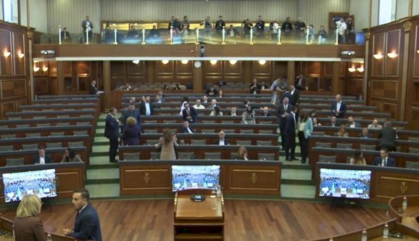 Kuvendi vazhdon seancën konstituive sot në mes kundërshtive për shkelje të aktgjykimit të Kushtetueses