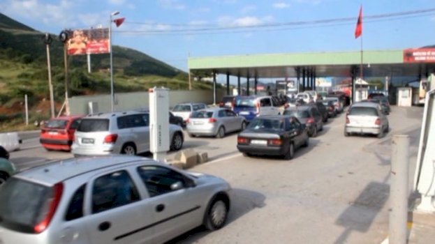 fluksi-i-madh-ne-piken-kufitare-te-morines,-mbi-41-mije-hyrje-ne-shqiperi-ne-12-oret-e-fundit