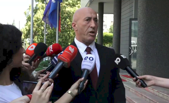 haradinaj:-kurti-dhe-haxhiu-ia-kane-djegur-kosoves-afatin-kushtetues,-jemi-ne-nje-situate-te-re-dhe-te-rrezikshme