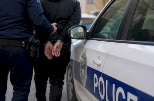 u-ofroi-20-euro-policeve-per-t’i-shpetuar-gjobes,-arrestohet-shtetasi-i-serbise-ne-mitrovicen-e-jugut
