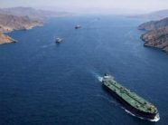 trafiku-ne-hormuz-“u-dobesua”-gjate-fundjaves,-thote-kompania-detare