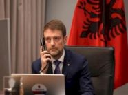 hoxha-i-reagon-vuciqit-per-ujmanin:-shqiperia-e-mbeshtet-kosoven-per-mbrojtjen-e-burimeve-ujore-te-saj
