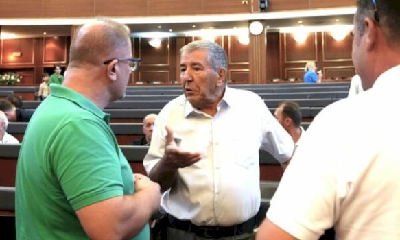dehari-ne-“seance”-me-vizitore-nga-diaspora,-kuvendi:-u-priten-432-bashkatdhetare,-aktiviteti-vazhdon-edhe-neser