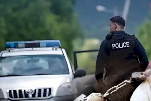 tentoi-t’i-jepte-ryshfet-policit-ne-jarinje,-arrestohet-shtetasi-i-serbise