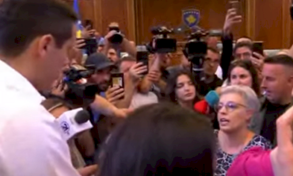gruda-debaton-me-deputetet-e-vv-gjate-perplasjeve,-gervalla:-kemi-afat-deri-me-6-shtator-per-konstituimin-e-kuvendit
