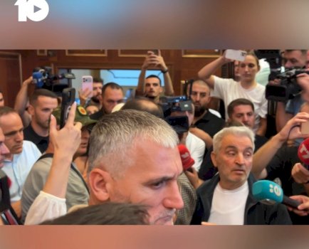 “ju-jeni-qata-analfabeta-qe-iu-ka-qu-kurti”-–-mergimtaret-perplasen-ne-mes-veti-pas-deputeteve-ne-kuvend