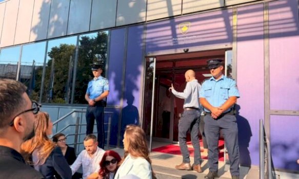 manxhuka-hyn-ne-qeveri,-deputetet-e-pdk-se-e-pyesin-se-ku-eshte-kurti