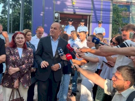 Hoxhaj: Kurti nuk është kryeministër, është deputet uzurpator i zyrës së Kryeministrit