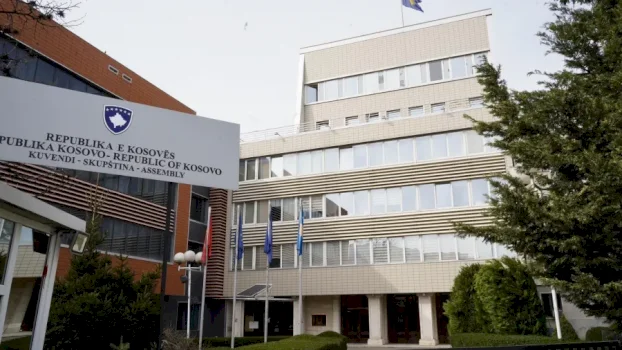 kuvendi-me-komunikate,-fajeson-deputetet-e-pdk-se-dhe-aleances-qe-kane-nderprere-viziten-e-mergimtareve