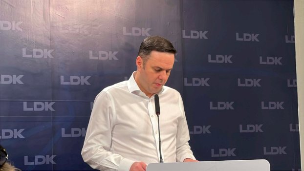 abdixhiku:-ldk-ja-terhiqet-nga-cdo-kerkese-per-pozita-per-ta-zgjidhur-krizen,-le-t’i-mbaje-vetevendosje-te-gjitha
