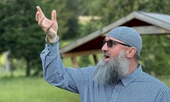 Predikuesi islamik nga Bosnja dëbohet nga Kosova
