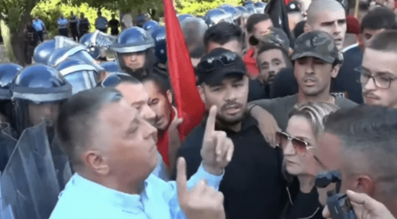 Nasim Haradinaj iu flet protestuesve: S’kemi asgjë me Policinë, duhet të thërrasim për unitet e veprime konkrete