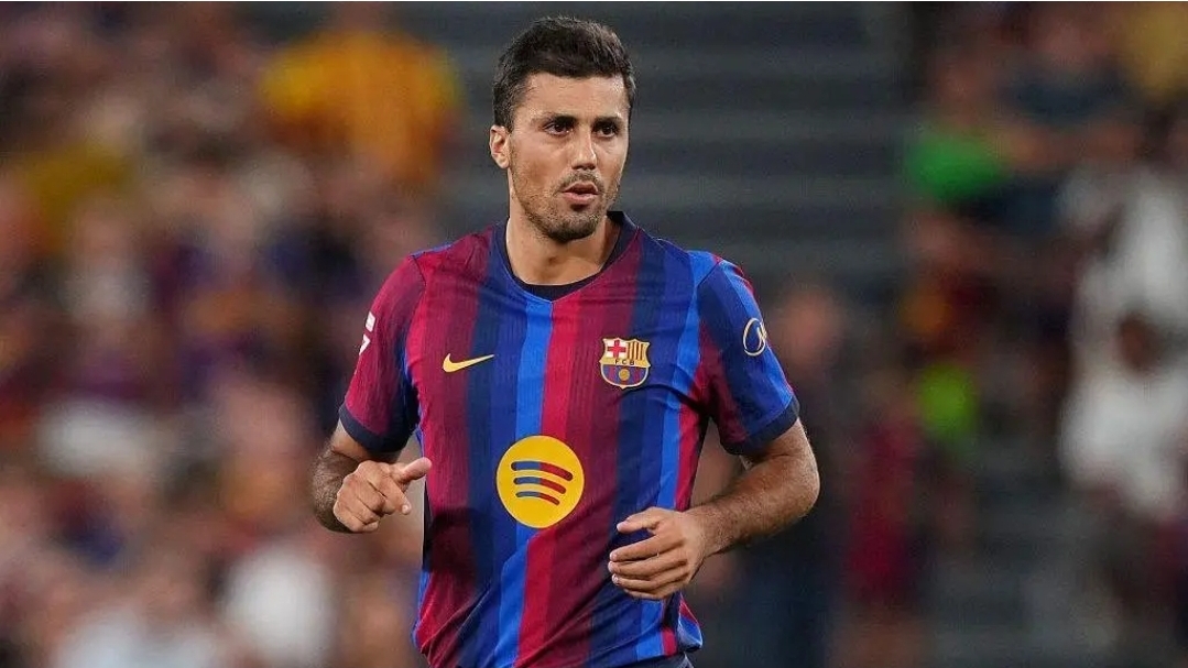 Rodri tregon dallimet mes Guardioles dhe Flick