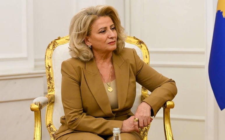 Këtë nuk e priste askush, Shkurte Fejza e ka sos me i hi politikës – Së shpejti bibilin do ta shohim si deputete?