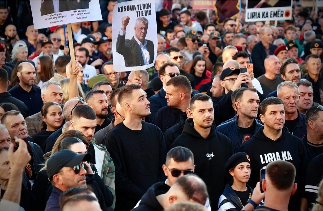Endrit Thaçi shpërndan thirrjen për protestë popullore në shesh: Sot, ora 12:00
