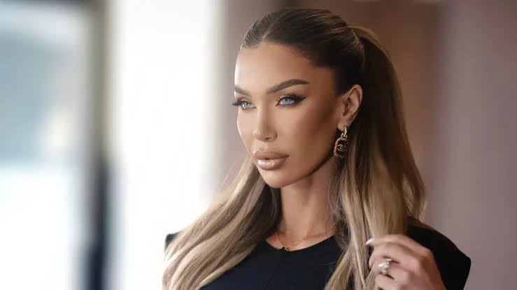 Adelina Tahiri në ‘zi’, në këtë gjendje nuk e keni parë asnjëherë – qenka bërë edhe asht e lëkurë (PAMJE)