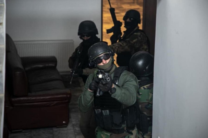 Operacion i Njësisë Speciale në Fushë Kosovë