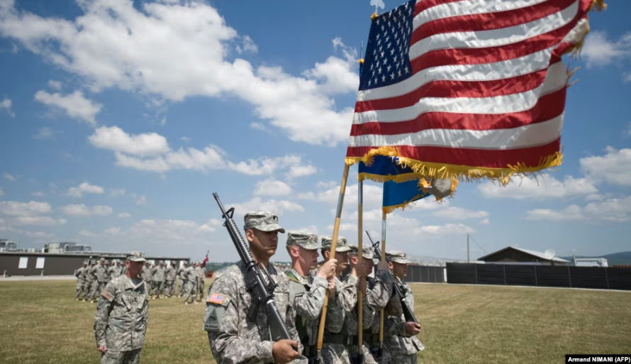Ushtarët në Kosovë mund të zëvendësohen, po Amerika?