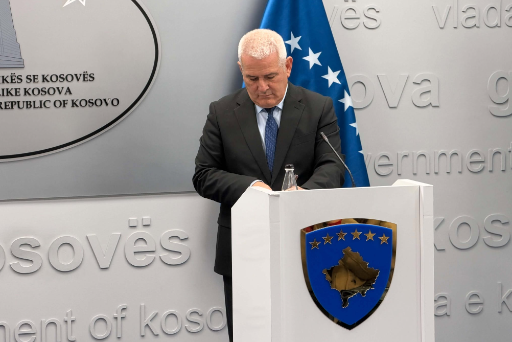 Xhelal Sveçla s’e mendon dorëheqjen: Jam me protestuesit, por s’mendoj se dorëheqja ime do kontribuonte në fuqizimin e gruas